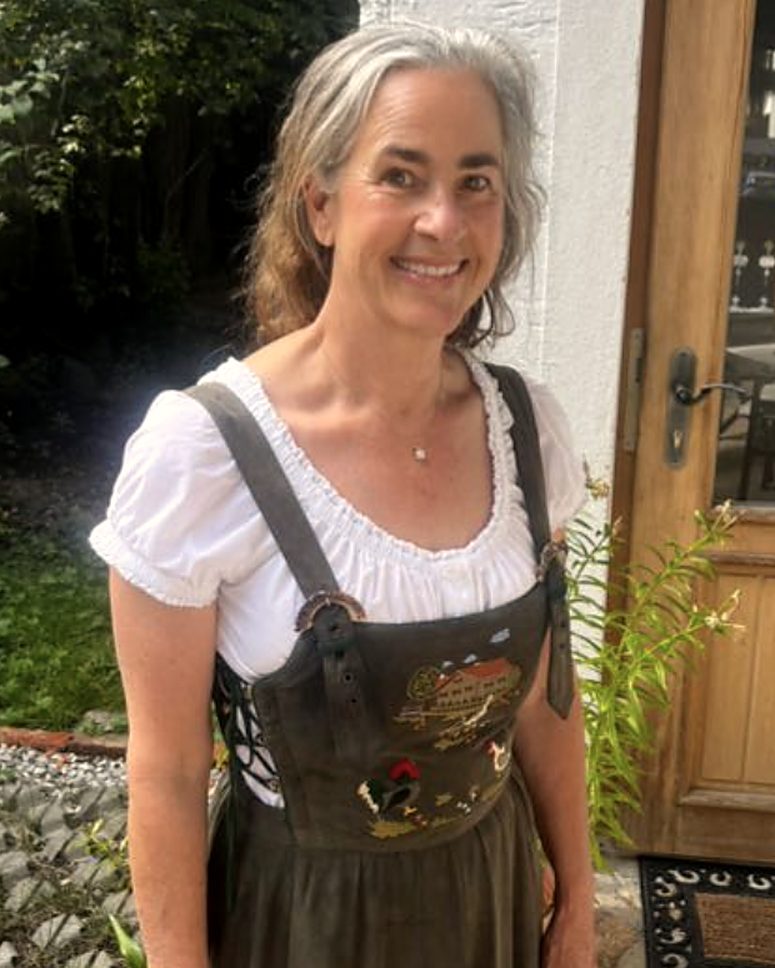 Emma Marcus im Dirndl